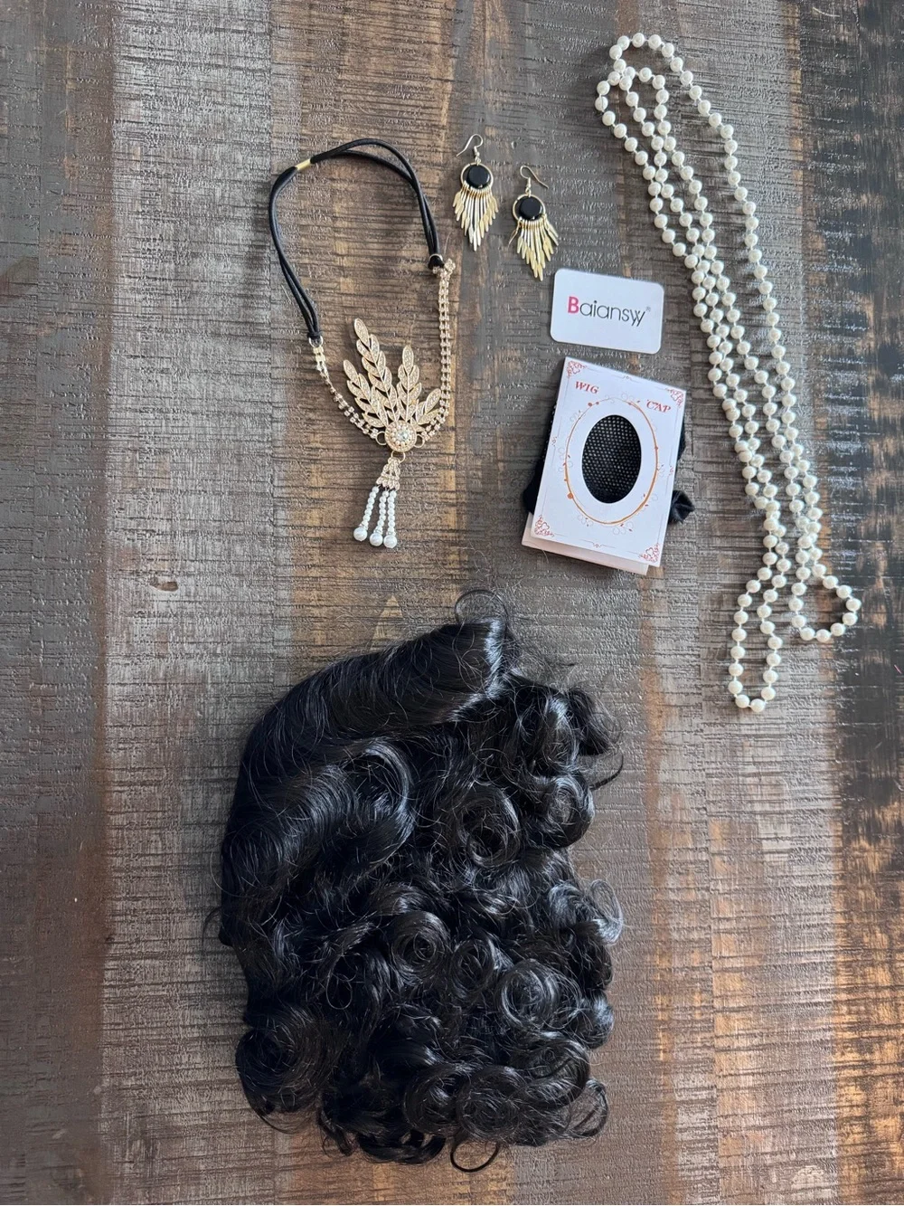 1920s Finger Wave Black Vintage Flapper Wig with Headband Necklace Earrings